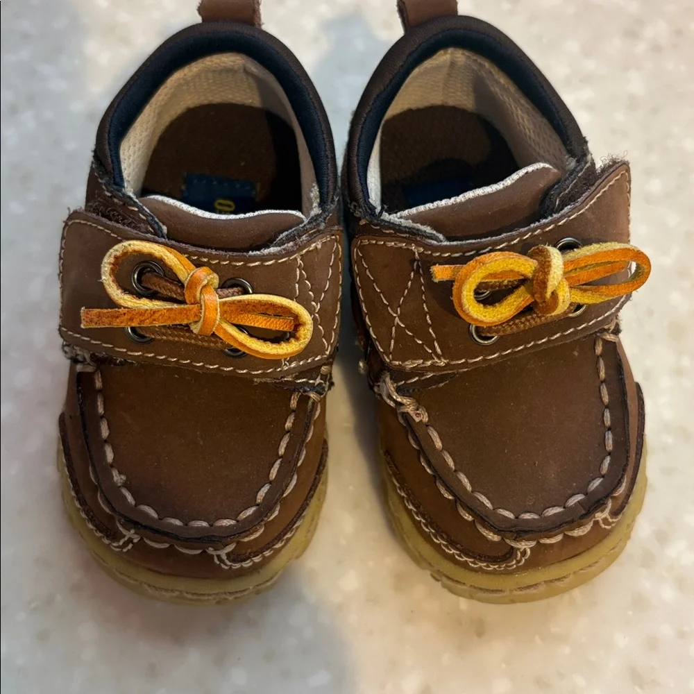 OshKosh B'gosh Brown shoes with Orange Laces